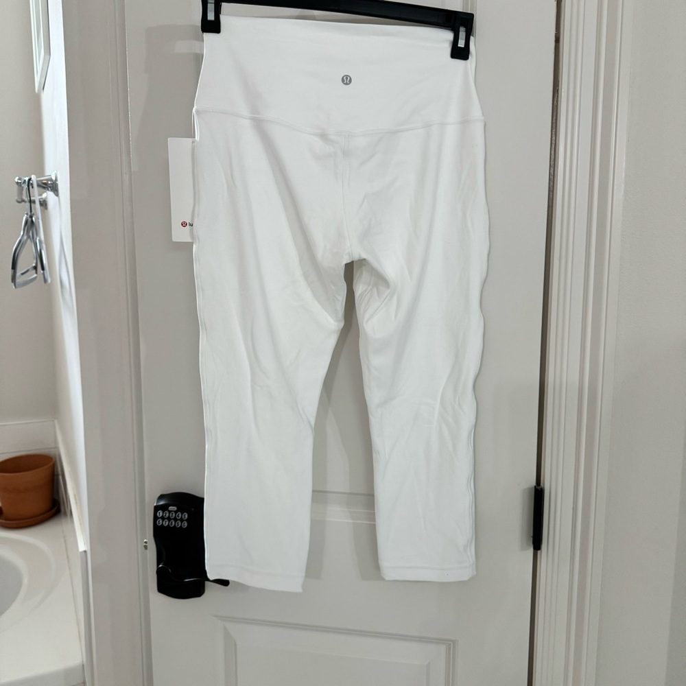 NWT Lululemon Align HR Crop 21”